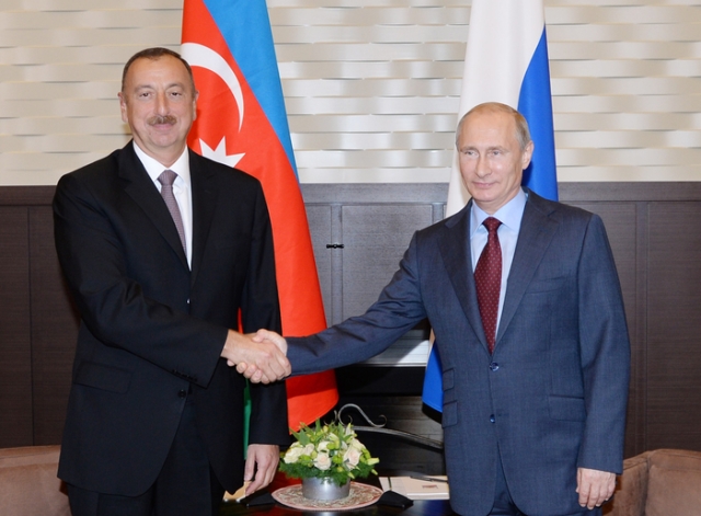 Ильхам Алиев поздравил Владимира Путина